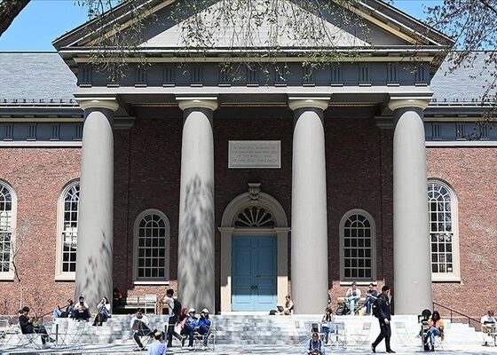 ABD, Harvard’ın yabancı öğrenci yetkisini iptal etti
