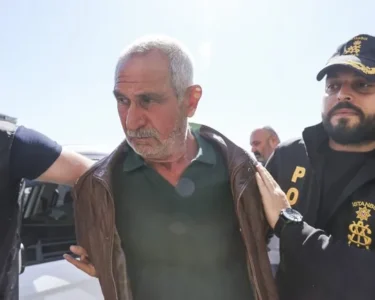SON DAKİKA… Saldırgan Selçuk Tengioğlu'nun yeni görüntüsü ortaya çıktı: Özgür Özel’i adım adım takip etmiş!