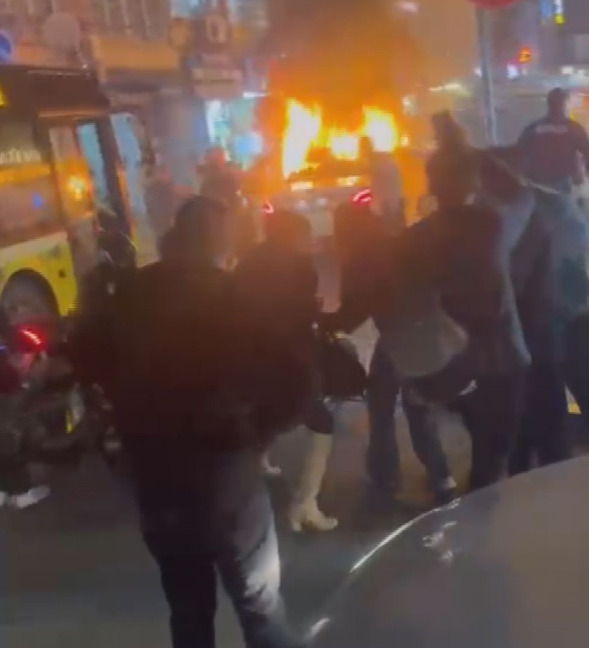 Şampiyonluk kutlamasında havai fişek şoku haberi