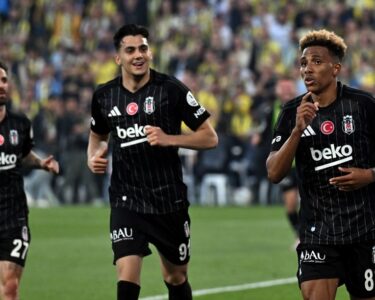 Şampiyonluktan erken kopan Beşiktaş, derbilerde üstünlük kurdu - Son Dakika Spor Haberleri