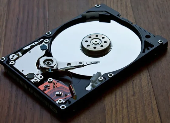Seagate, 100 terabaytlık hard disk üzerinde çalışıyor.