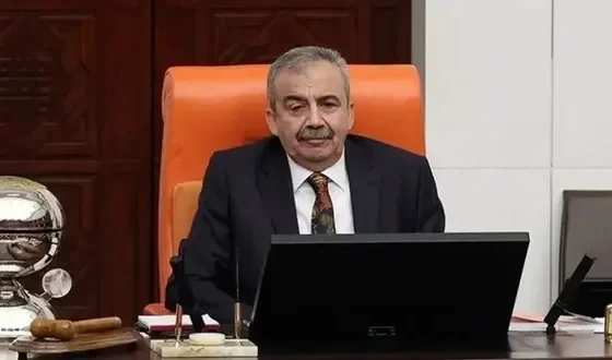 Sırrı Süreyya Önder'in sağlık durumuyla ilgili yeni açıklama: Ağır bir süreçten geçiyor, hayati riski devam ediyor