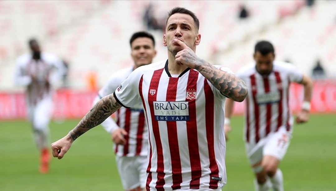 Sivasspor’da kritik maçın kadrosuna Rey Manaj alınmadı – Son Dakika Spor Haberleri