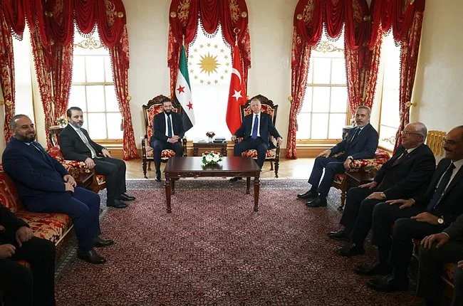 Son dakika: Başkan Erdoğan Dolmabahçe’de Şara ile bir araya geldi: Türkiye Suriye’nin yanında duracak