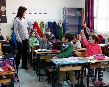 Öğretmenlerin il içi yer değiştirme başvuruları başlıyor
