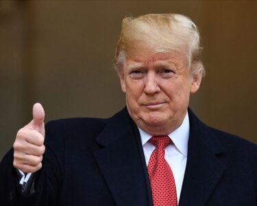 Trump’tan Ukrayna’ya çağrı: Putin’le İstanbul’da masaya oturun