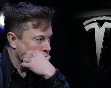 Tesla'da Elon Musk'ın maaşı kriz yarattı!