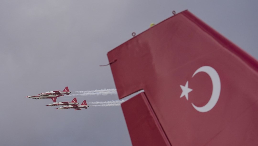Türk Yıldızları’ndan TEKNOFEST KKTC’de gösteri uçuşu – Son Dakika Dünya Haberleri