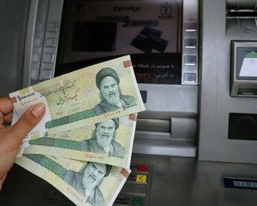 İran’da enerji krizi bankaları vurdu