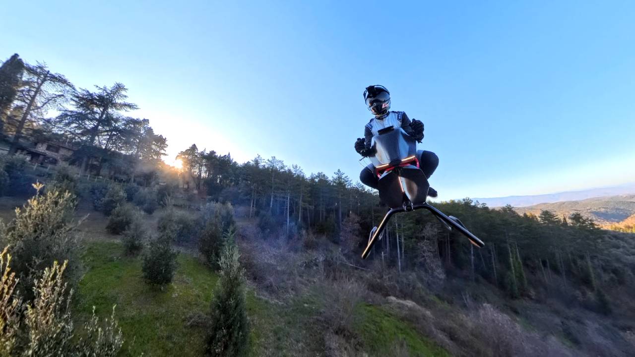 Uçan motosiklet Volonaut Airbike tanıtıldı!