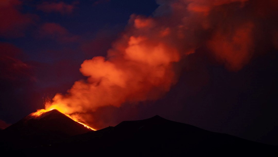 Volkanlar art arda patlıyor: Önce Kanlaon sonra Etna – Son Dakika Dünya Haberleri