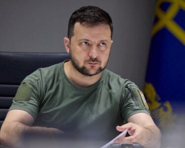 Zelenski: 24 saatte iki Rus savaş uçağı vurduk - Son Dakika Dünya Haberleri