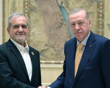 Başkan Erdoğan İran Cumhurbaşkanı Mesud Pezeşkiyan ile görüştü