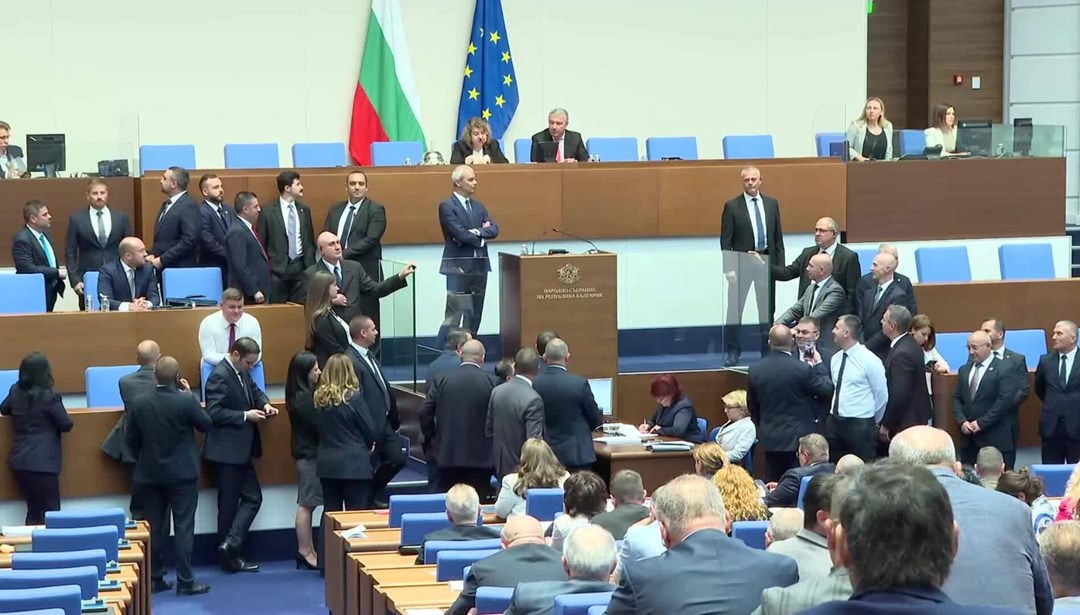 Bulgaristan Parlamentosu’nda “Euro’ya geçiş” kavgası – Son Dakika Dünya Haberleri