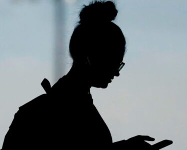 İngiliz hükümeti, çocukların sosyal medya kullanımını kısıtlamayı planlıyor - Son Dakika Dünya Haberleri