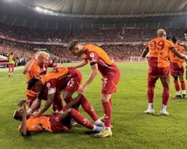 "Kıran kırana pazarlık" (3 Haziran 2025 spor manşetleri)