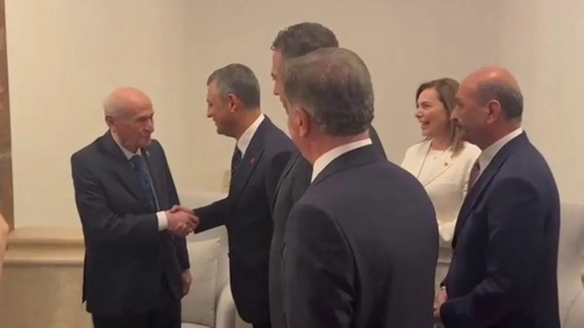 MHP Genel Başkanı Bahçeli ile Özgür Özel arasında dikkat çeken diyalog