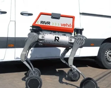 Robot köpekler, paket teslimatına başladı!