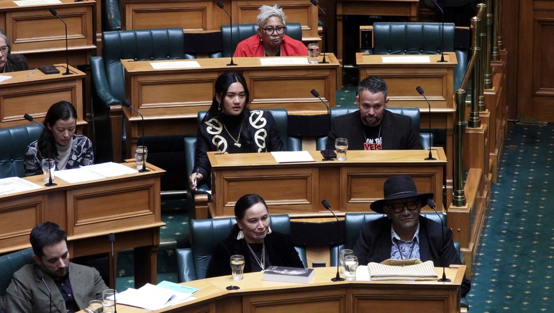 Yeni Zelanda Meclisi onayladı: 3 Maori milletvekiline haka dansı cezası – Son Dakika Dünya Haberleri