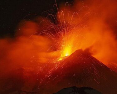 İtalya'da Etna Yanardağı paniği!