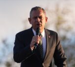 CHP lideri Özgür Özel den İmamoğlu nun duruşması sonrası açıklama: