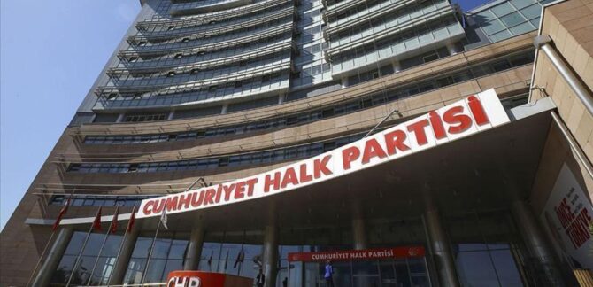 CHP, İstanbul İl yönetimine atanan 4 ismi Yüksek Disiplin Kurulu na sevk etti 1