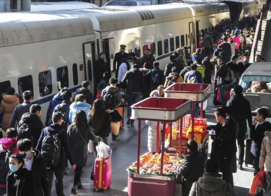 Çin'de demir yollarında günlük yolcu rekoru kırıldı: 23,13 milyon yolcu tren kullandı.