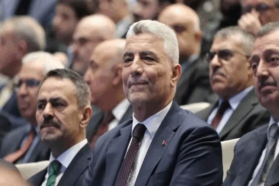 Bakan Bolat'tan cari açık açıklaması: 25 milyar dolarlık altından kaynaklandı haberi