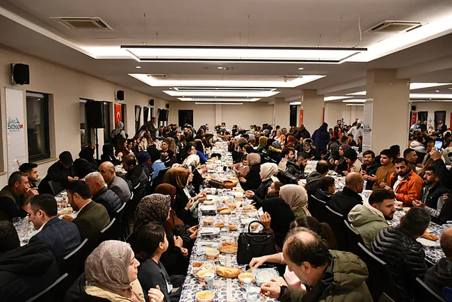 Bakan Göktaş, Batman’da “Kardeşlik Soframız İftar Programı”na katıldı