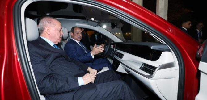 Cumhurbaşkanı Erdoğan’dan Mısır Cumhurbaşkanı es-Sisi’ye Togg hediyesi 1