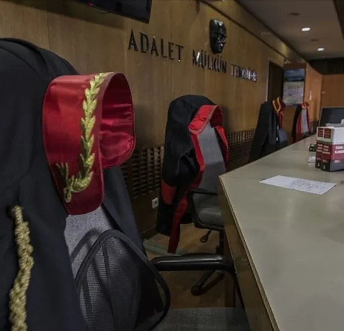 Savcıların şifresiyle UYAP'a girip FETÖ dosyalarını kapatmıştı! Zabıt katibinin yargılanmasına devam edildi