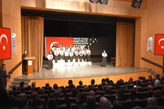 Arapça İstiklal Marşı skandalına soruşturma başlatıldı haberi