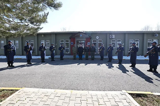 Bakan Güler Muş Hava Meydan Komutanlığı’nda incelemelerde bulundu!