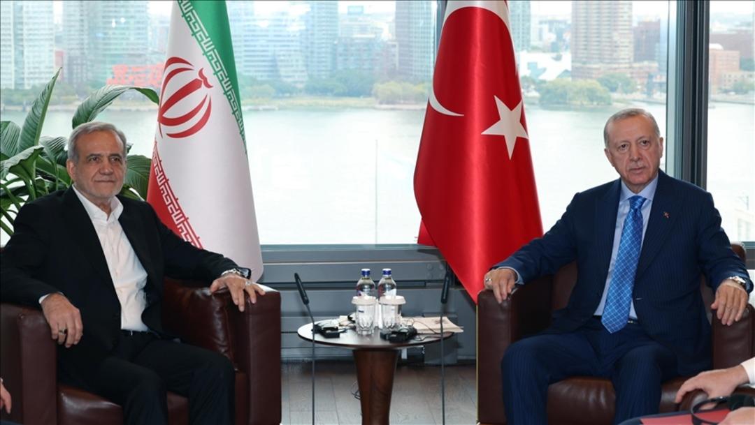 Cumhurbaşkanı Erdoğan, İran Cumhurbaşkanı Pezeşkiyan ile İran’ın talebi üzerine görüşme gerçekleştirdi