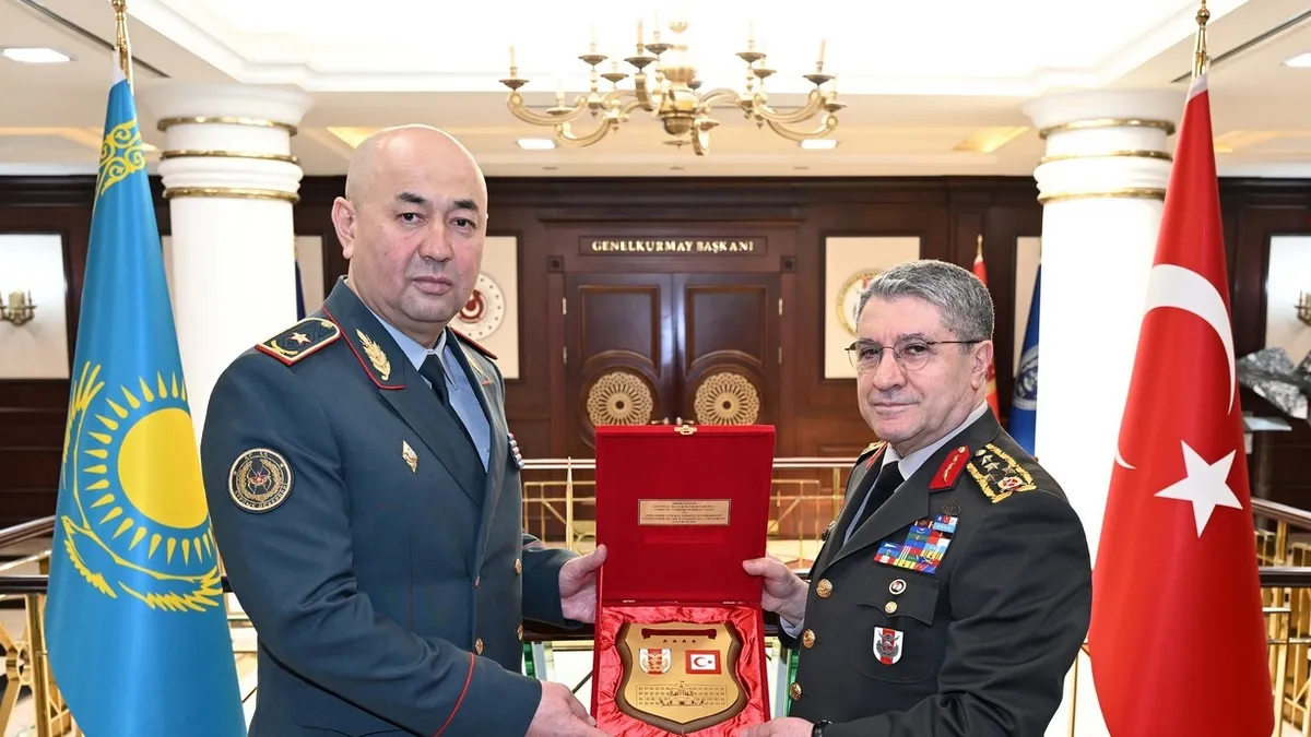 Genelkurmay Başkanı Bayraktaroğlu, Kazakistan Kara Kuvvetleri Komutanı Tuğgeneral Kuchekbayev’i kabul etti