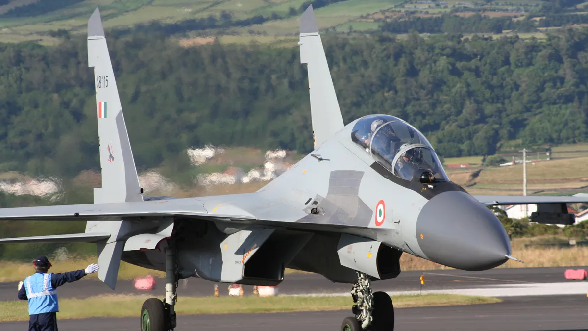 Hindistan’a ait savaş uçağı radardan kayboldu!