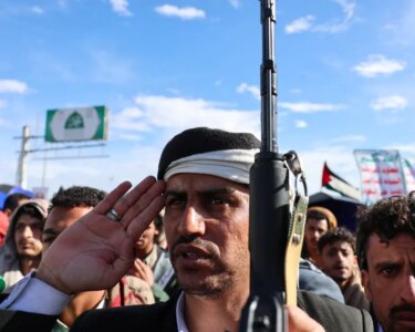 Husiler resmen savaşa katıldı. İsrail'e ilk füze saldırısı