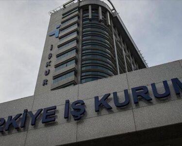 İŞKUR 123 bin genç için iş kapısı açtı