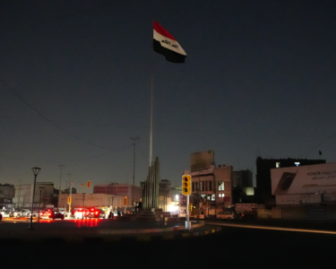 Irak'ın başkenti Bağdat'ta patlama sesleri duyuldu