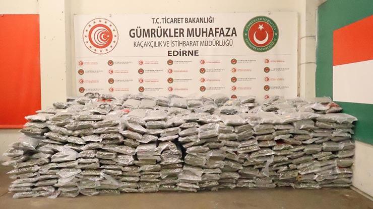 Kapıkule’de 1 ton 413 kilo esrar ele geçirildi