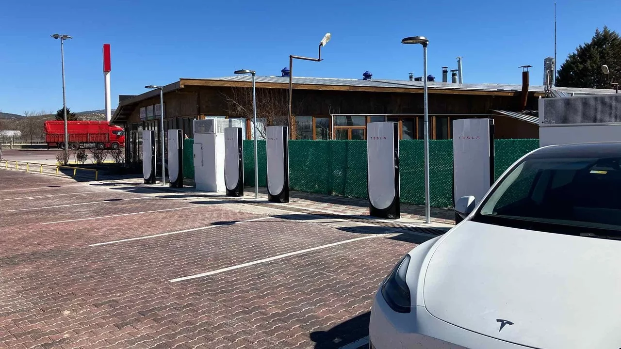 Tesla Supercharger Isparta İstasyonu Kullanıma Açıldı!