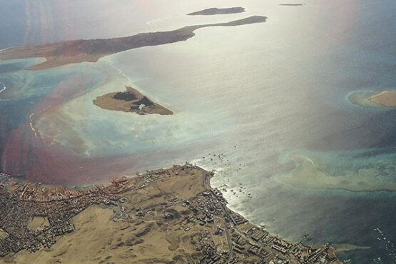 Devrim Muhafızları, Hürmüz Boğazı'nı kapattı