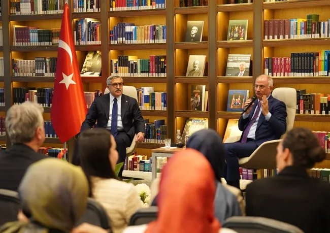 AK Parti Genel Başkanvekili Ala "Kütüphane Sohbetleri" programına konuk oldu: ⁠AK Parti 25. Yıl söyleşilerini başlattı. Şimdi 2053 hedefimiz var