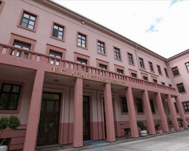 Adalet Bakanlığı'nda çok sayıda genel müdür görevden alındı