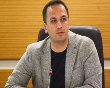 Bornova Belediye Başkanı Eşki dahil 4 kişi gözaltına alındı