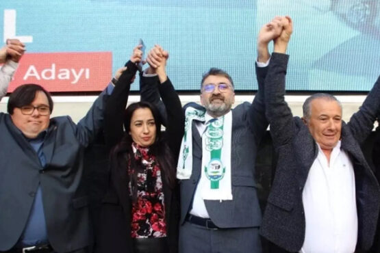 Serik Belediye Başkanı Kadir Kumbul CHP'den istifa etti