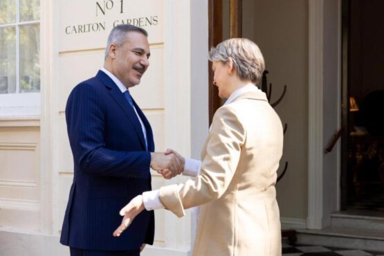 Dışişleri Bakanı Fidan resmi görüşmeler için İngiltere’de 1