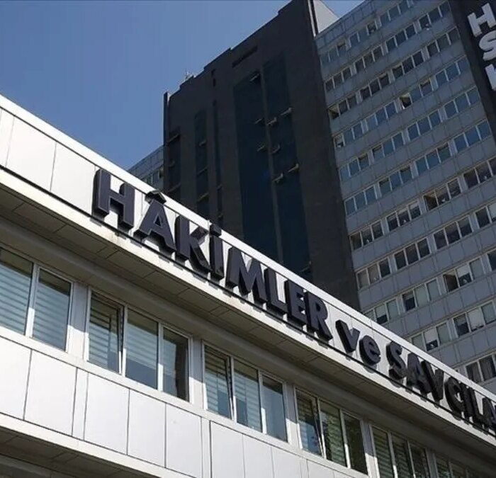 HSK kararnamesiyle 34 hakim ve savcının görev yeri değişti