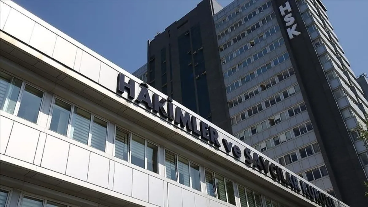 HSK kararnamesiyle 34 hakim ve savcının görev yeri değişti