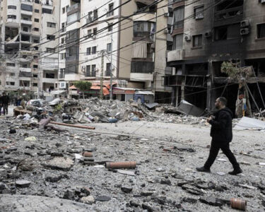 İsrail, ikinci tur görüşmeler öncesi Lübnan'da evleri ateşe verdi